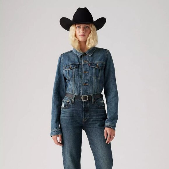 Levi's Original Trucker Jacket in Medium Wash Size Small - Picture 1 of 16